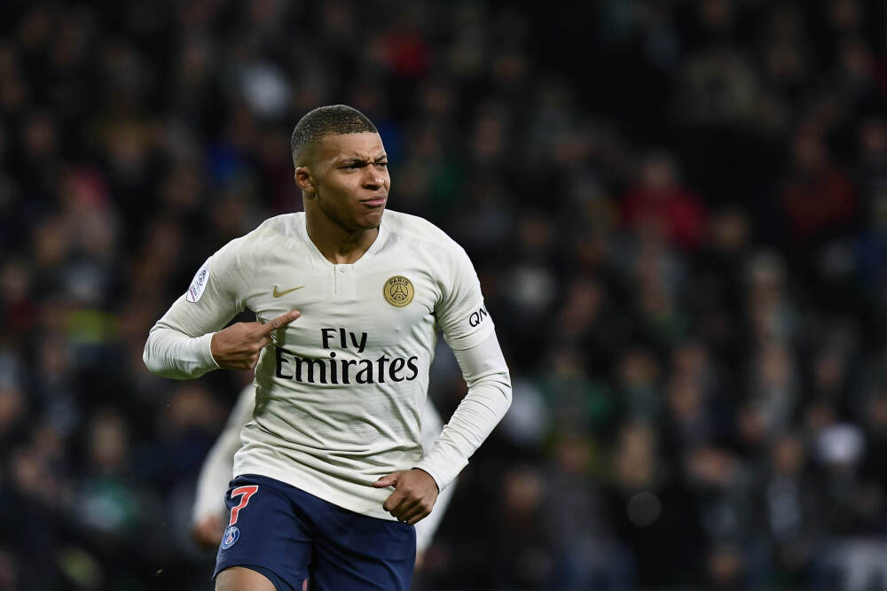 全国首套真空式自动系泊系统青岛港投用，30 秒完成船舶固定